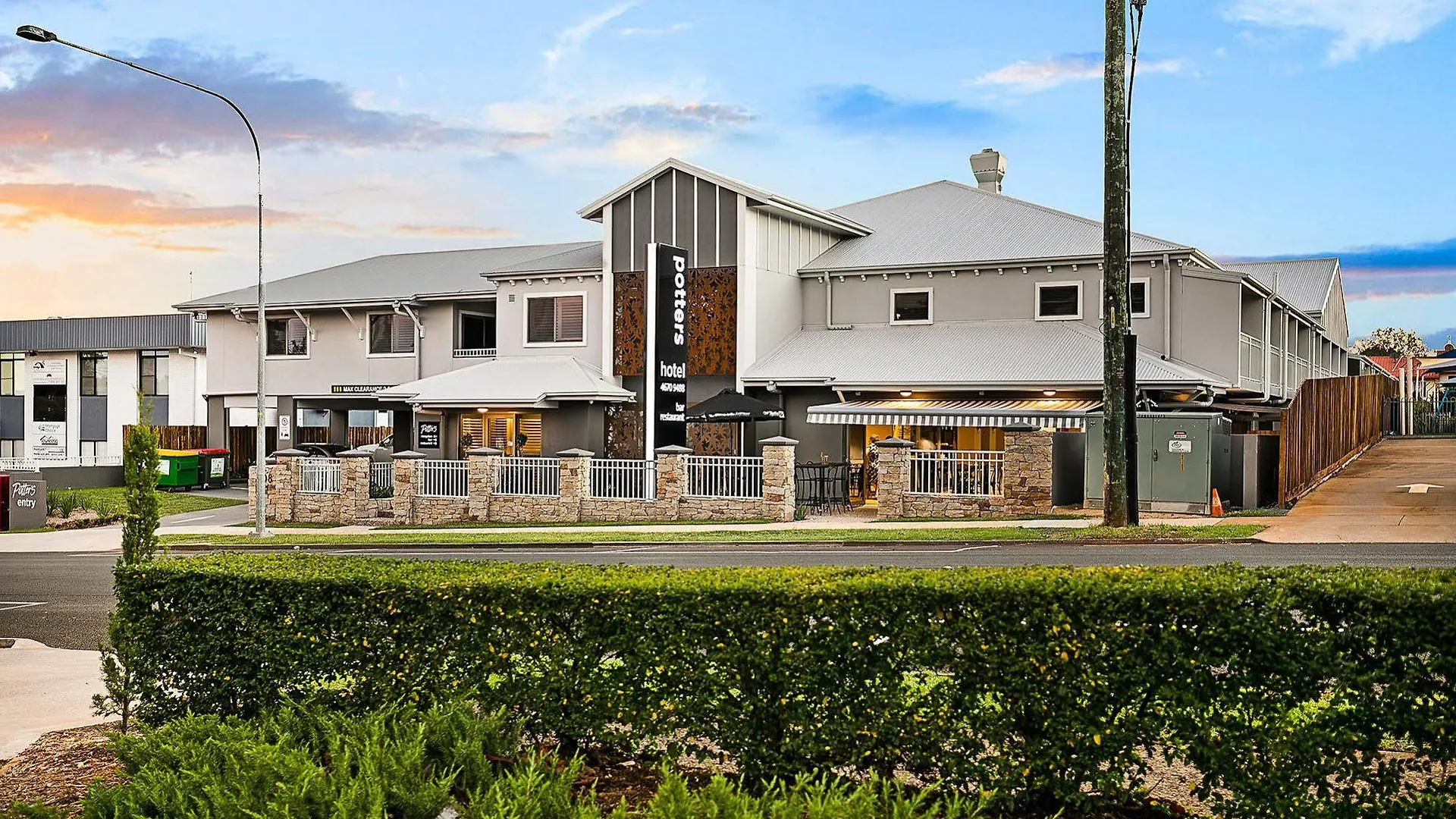 ****  Potters Toowoomba Hotel Australia